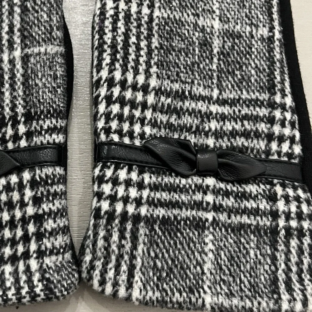 Vintage Inspired Houndstooth Gloves